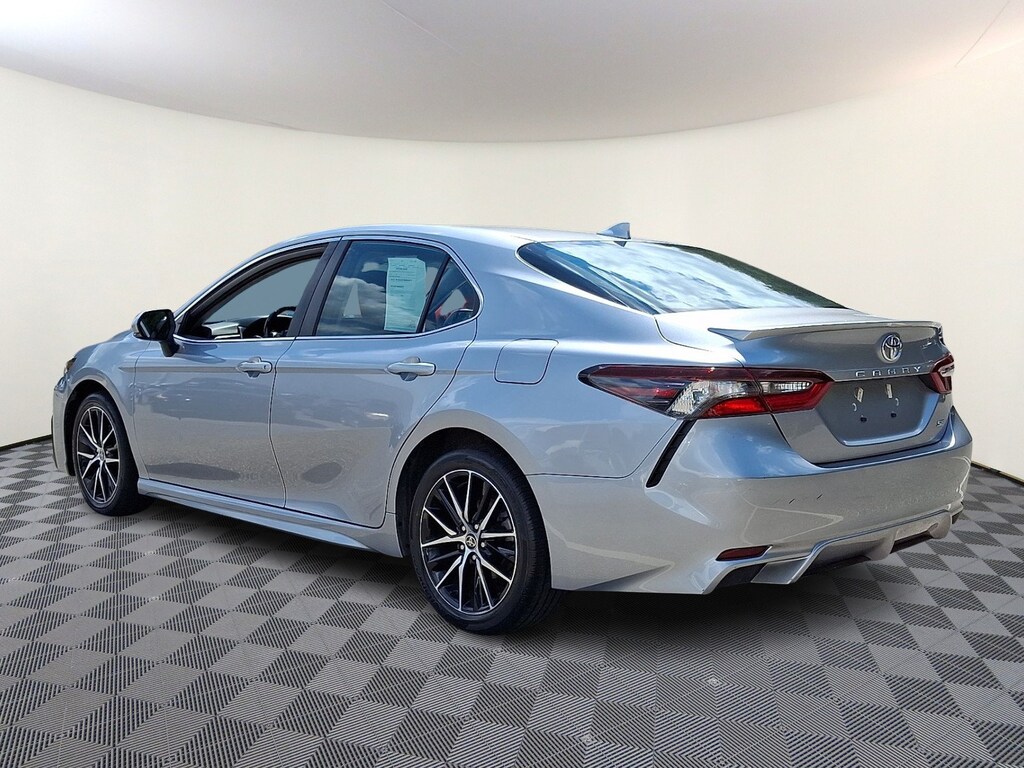 Used 2022 Toyota Camry SE Sedan