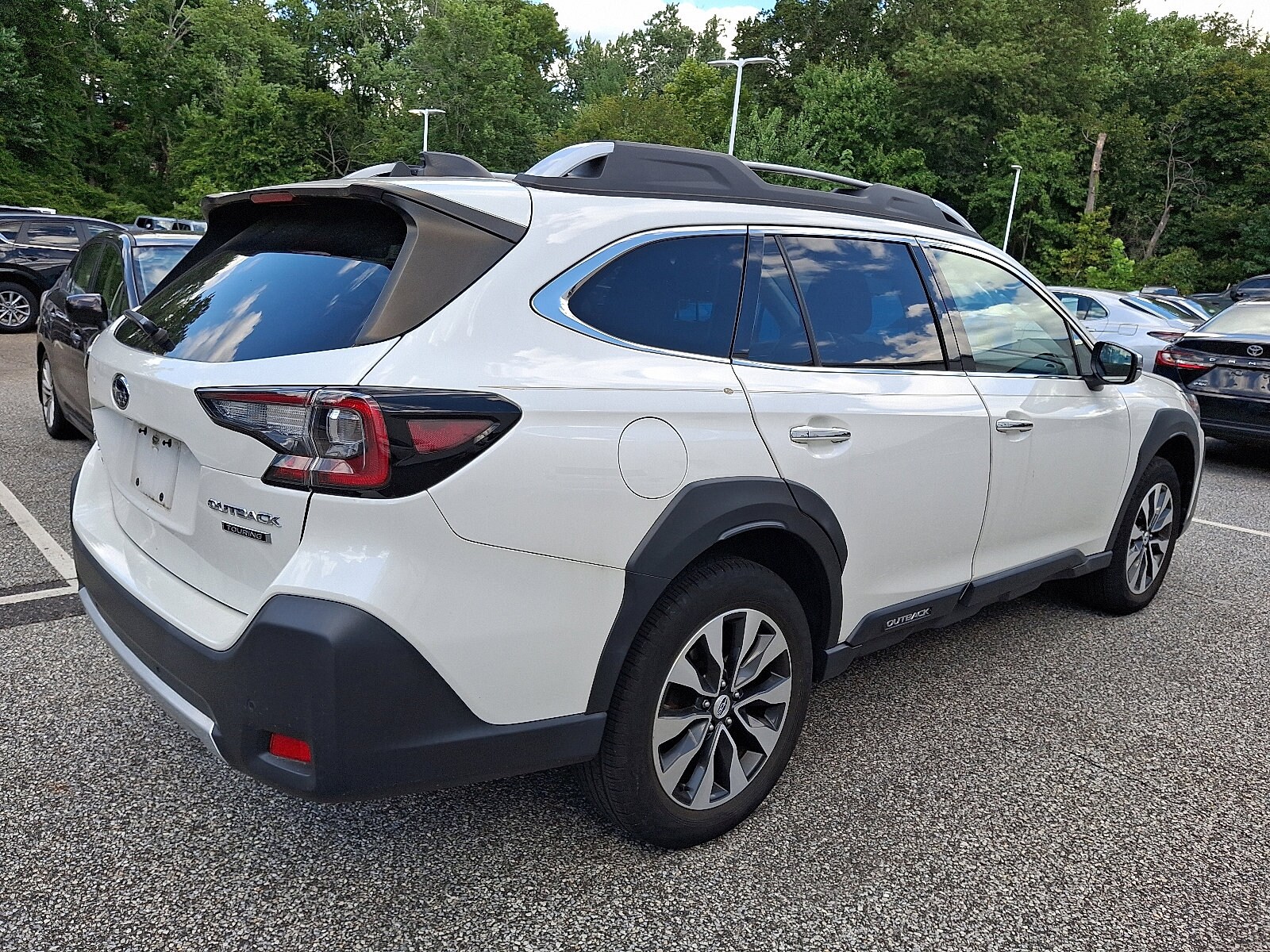 2023 Subaru Outback Touring photo 3