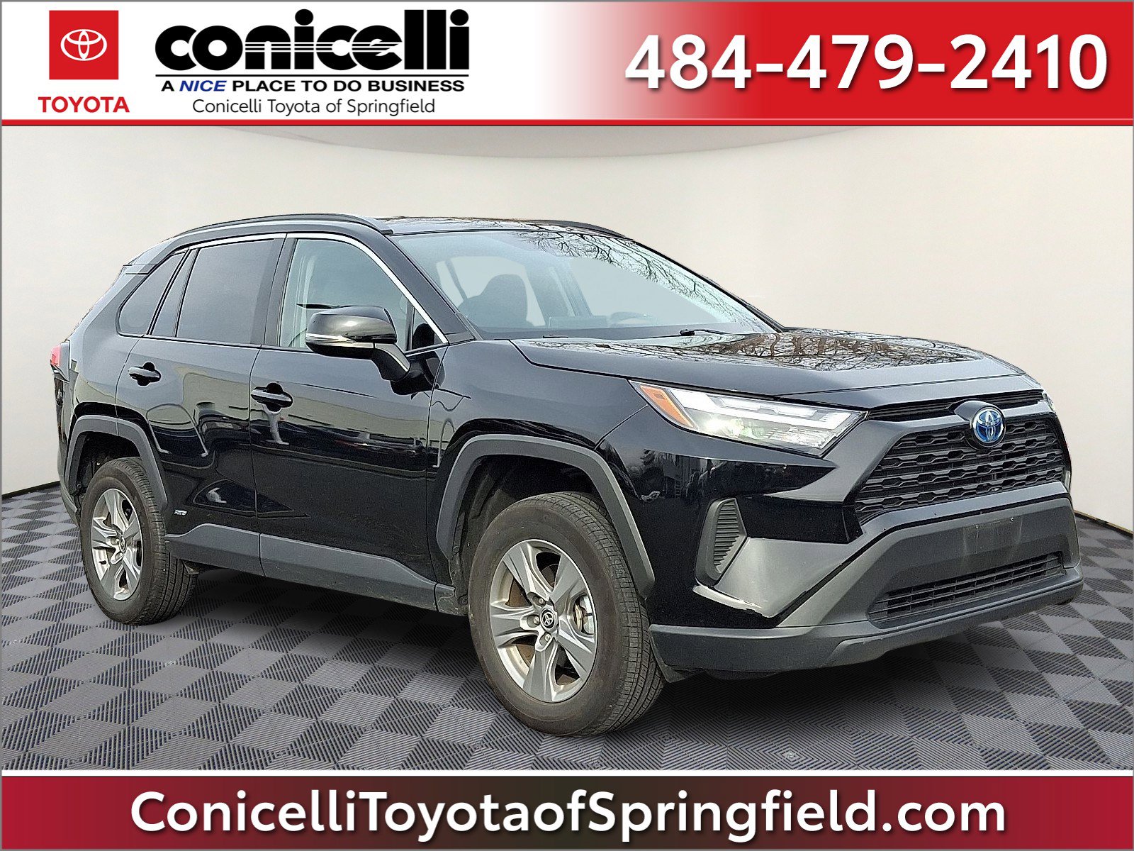 2024 Toyota RAV4 XLE's photo