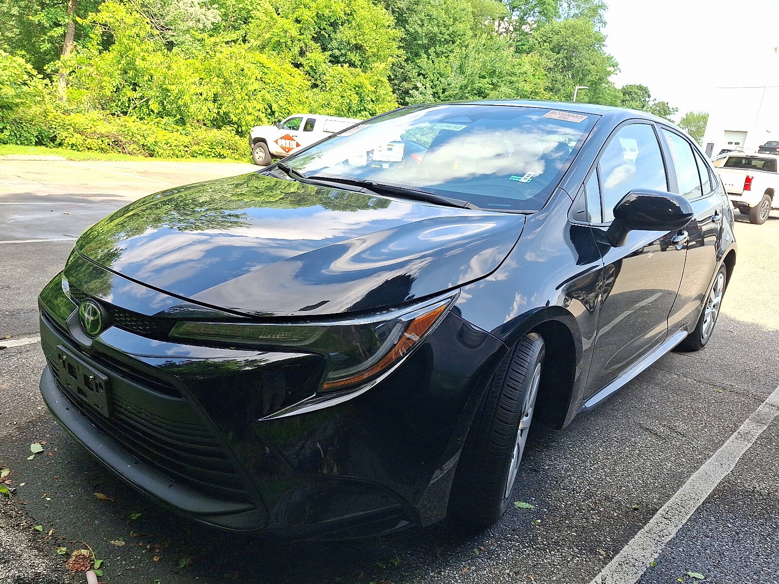 2023 Toyota Corolla LE photo 2