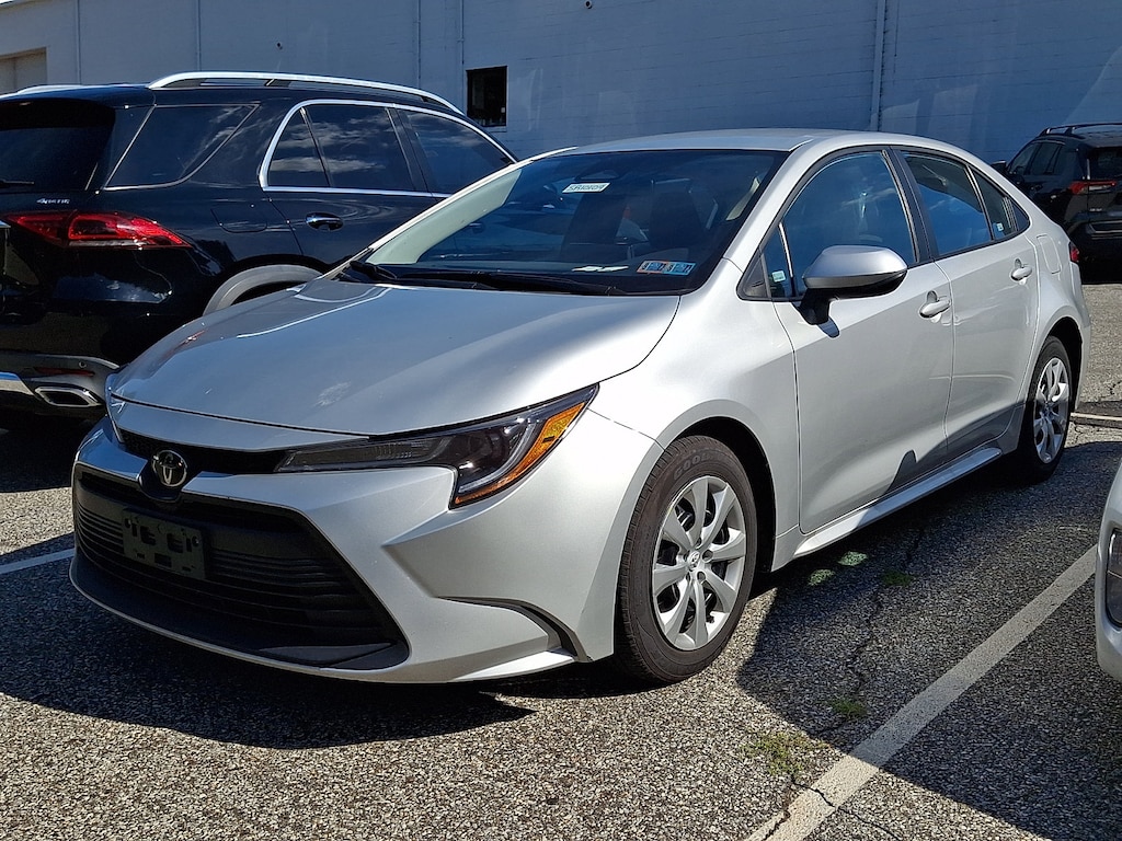 Used 2024 Toyota Corolla LE Sedan