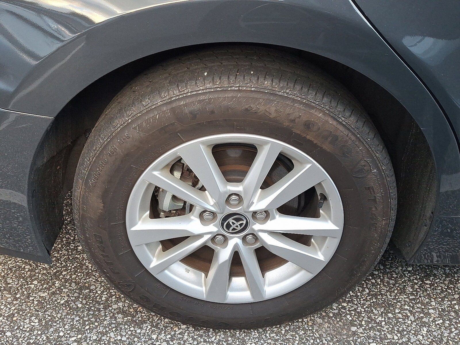 2025 Toyota Camry LE photo 4