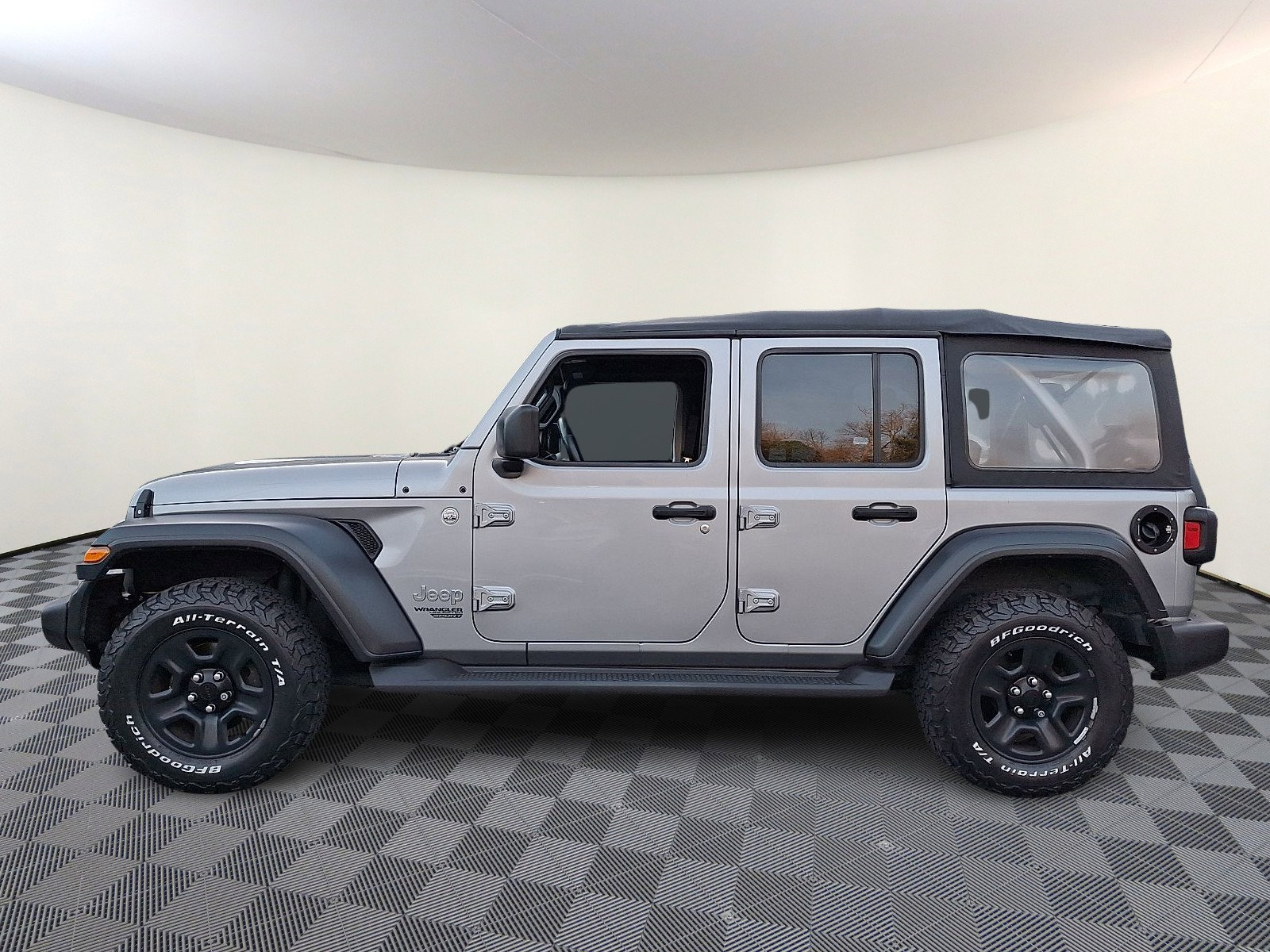 2018 Jeep Wrangler Unlimited Sport photo 4
