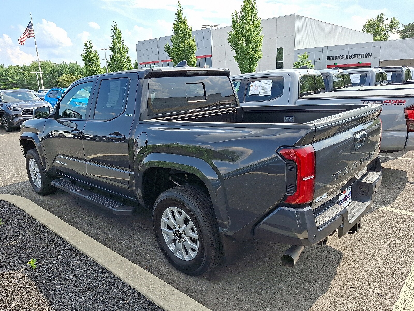 2024 Toyota Tacoma SR5 4x4 photo 3
