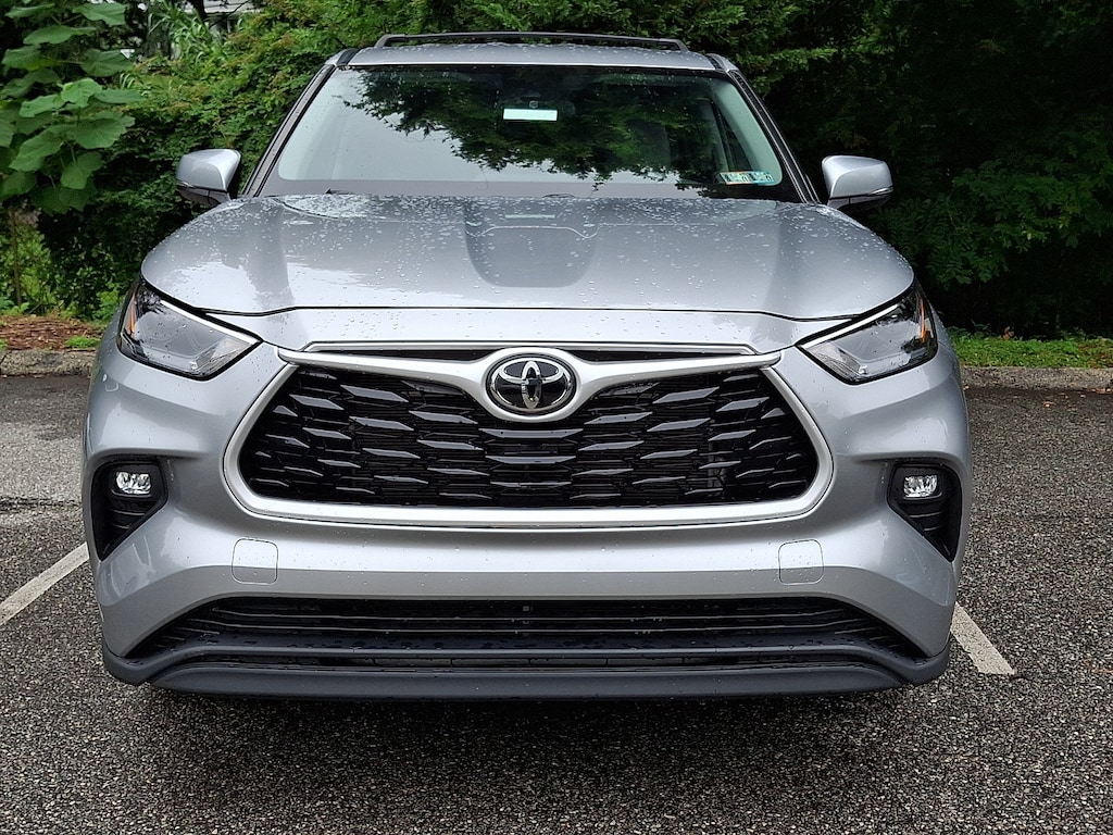 Used 2024 Toyota Highlander LE SUV