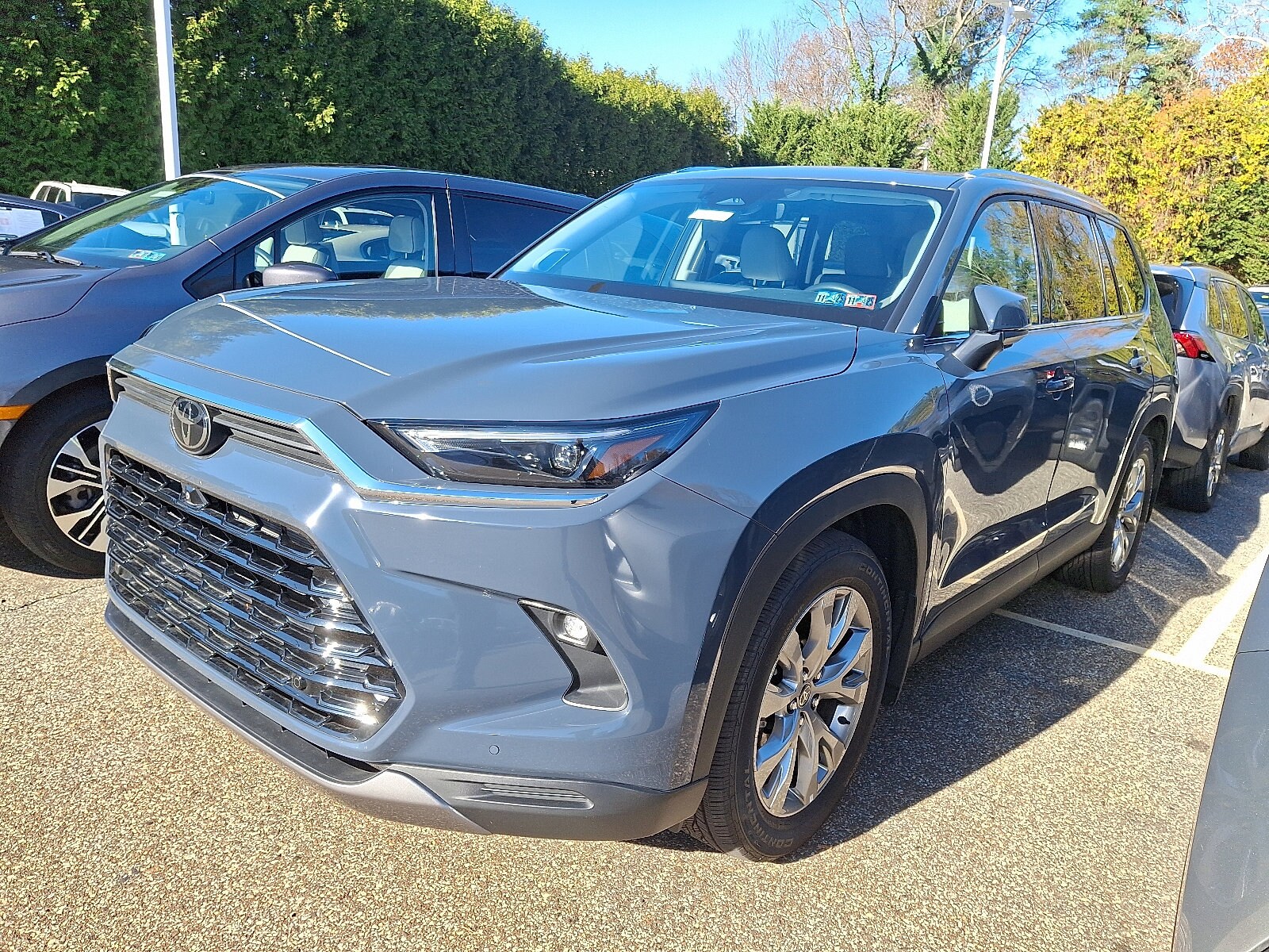 2024 Toyota Grand Highlander Limited photo 2