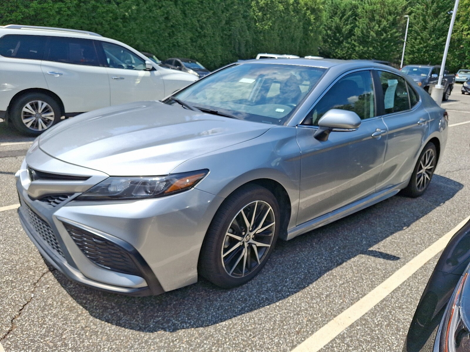2023 Toyota Camry SE photo 2