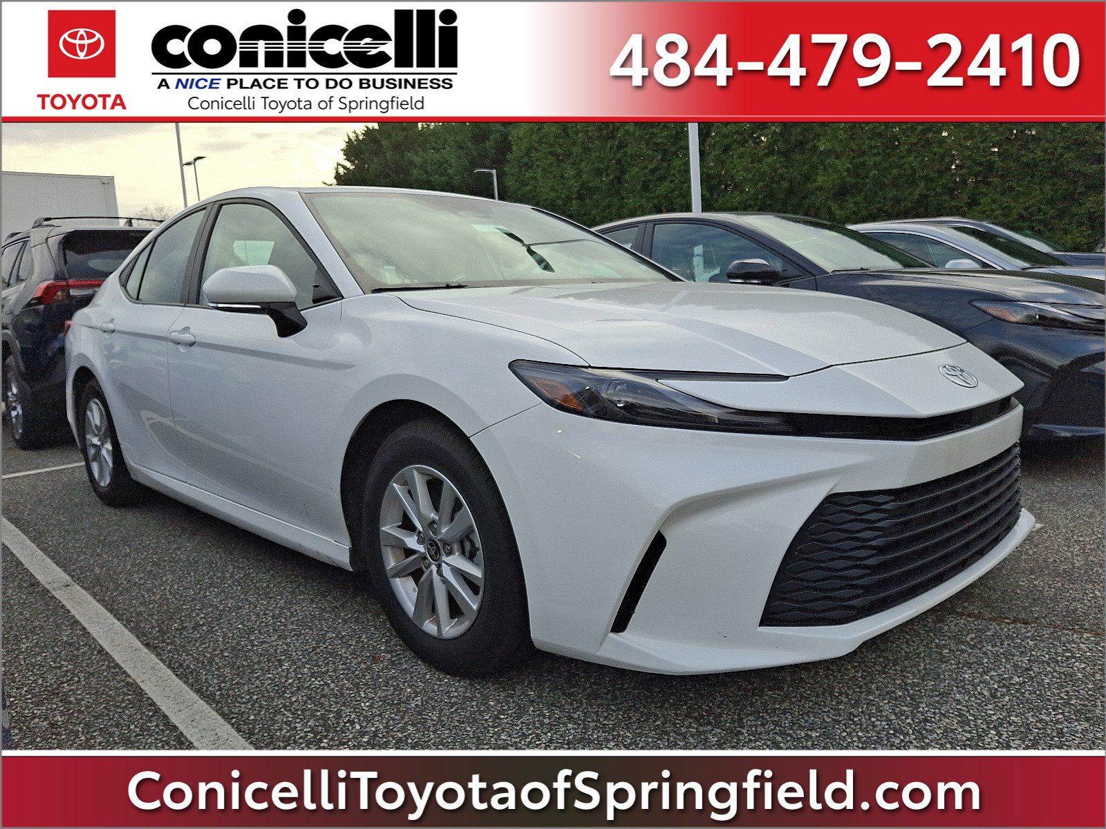 2025 Toyota Camry LE's photo