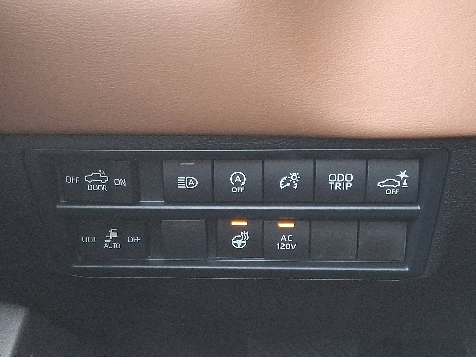 2026 Toyota Tundra 1794 Edition - Photo 17