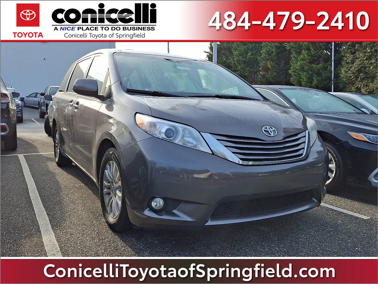 2017 Toyota Sienna XLE's photo