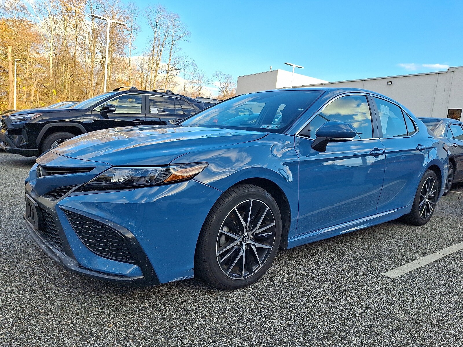 2024 Toyota Camry SE photo 2