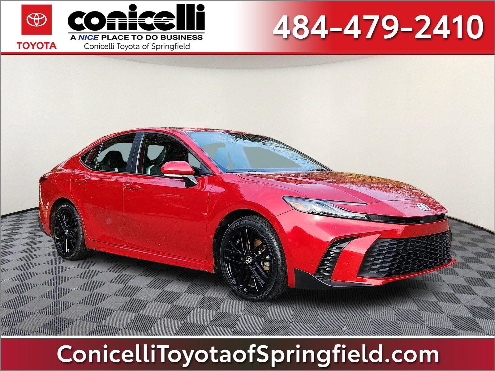 2025 Toyota Camry SE's photo