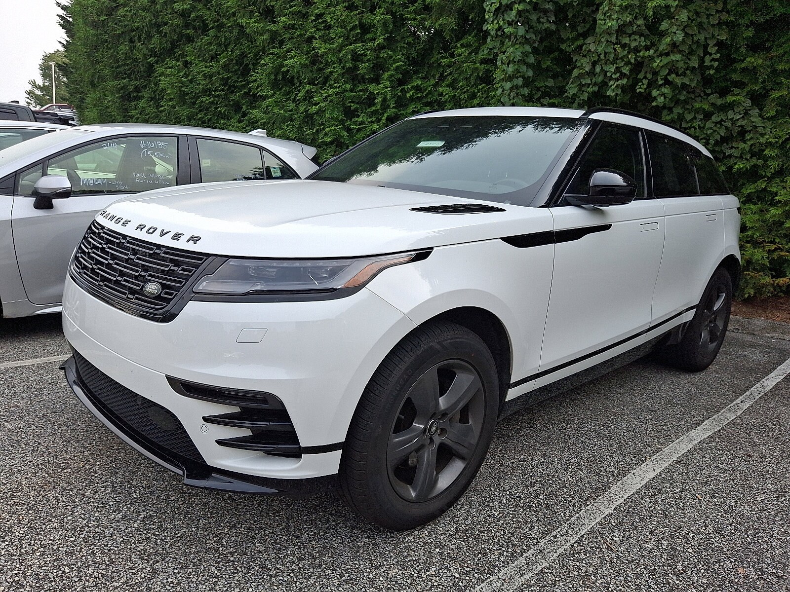 2025 Land Rover Range Rover Velar P250 Dynamic SE photo 2
