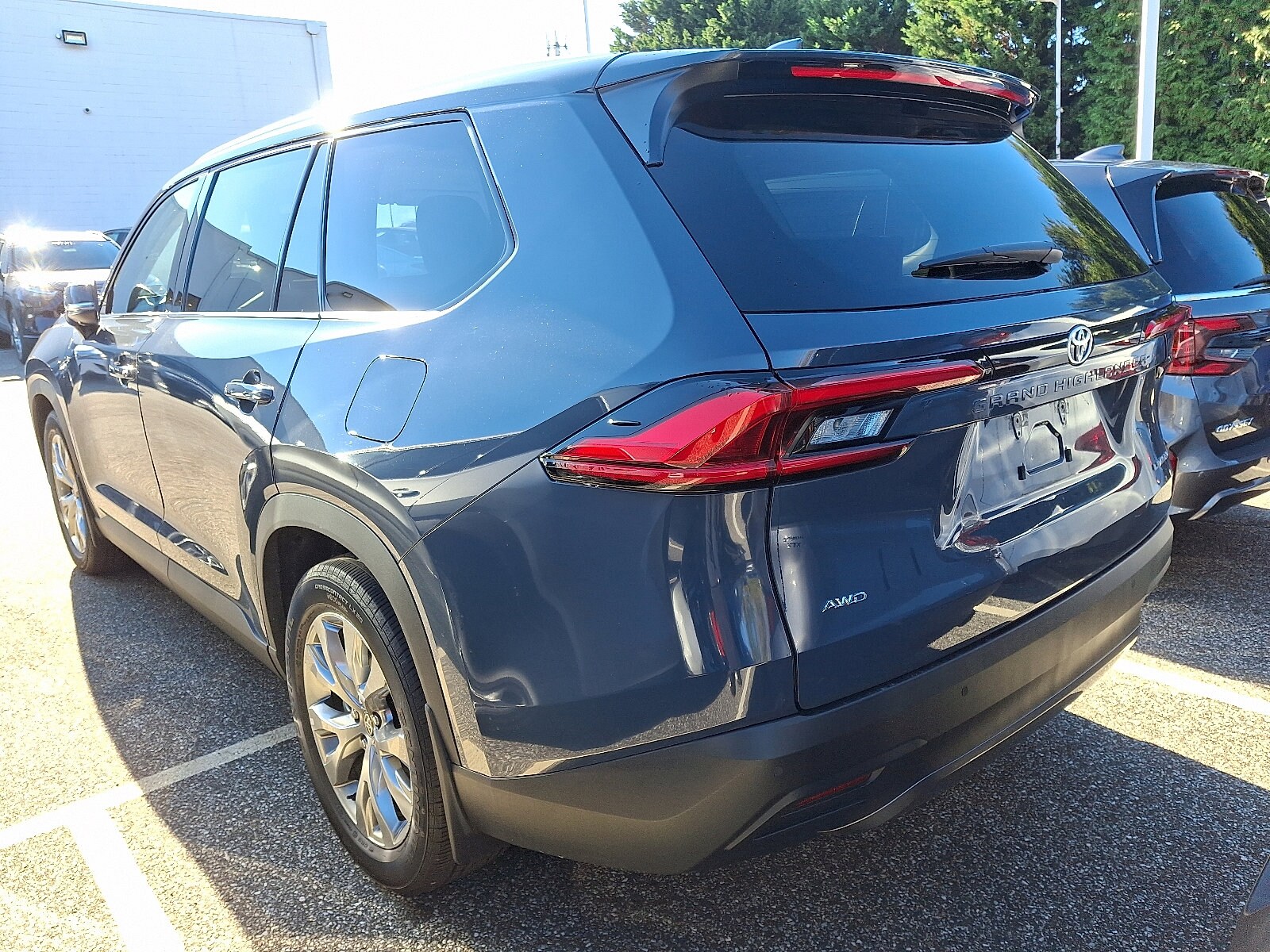 2024 Toyota Grand Highlander Limited photo 3