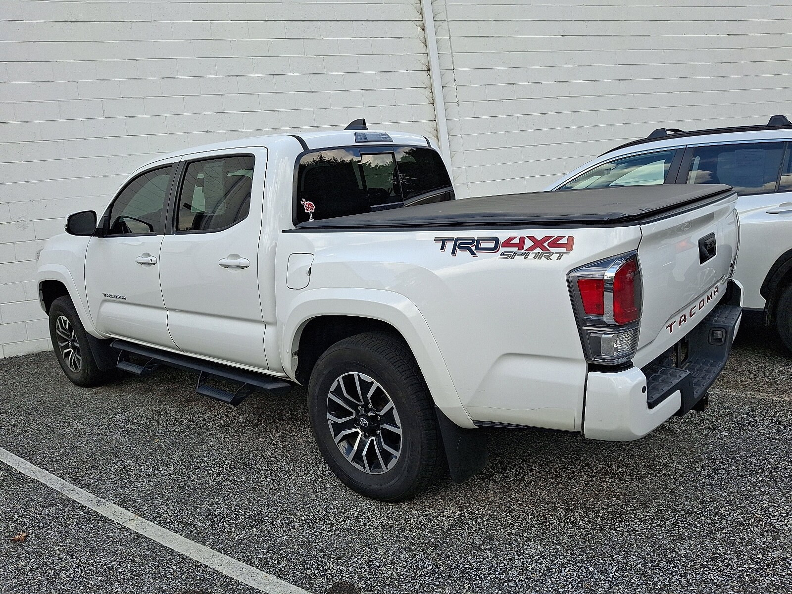 2023 Toyota Tacoma TRD Sport 4x4 photo 2