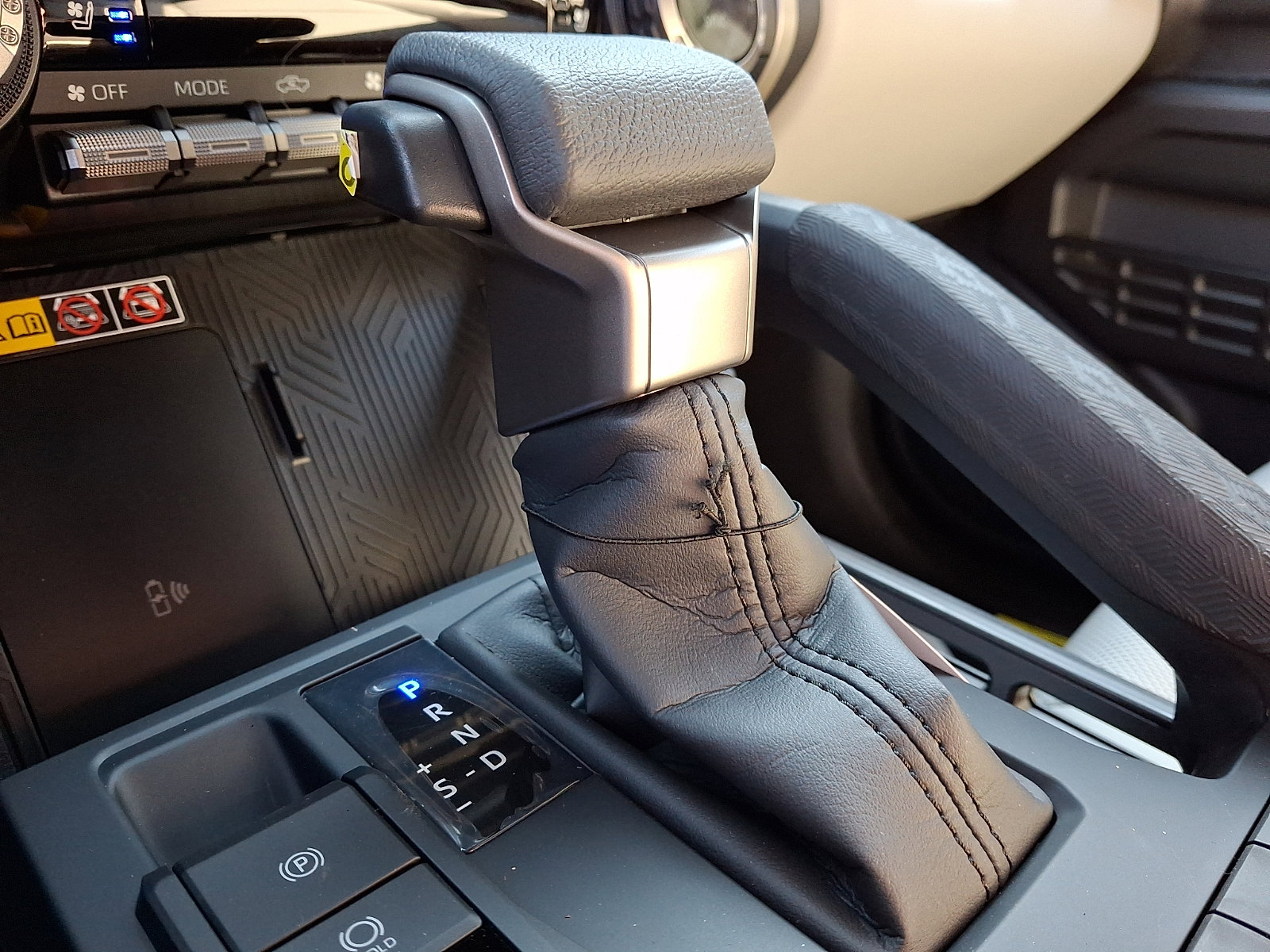 2026 Toyota Tacoma Limited - Photo 11