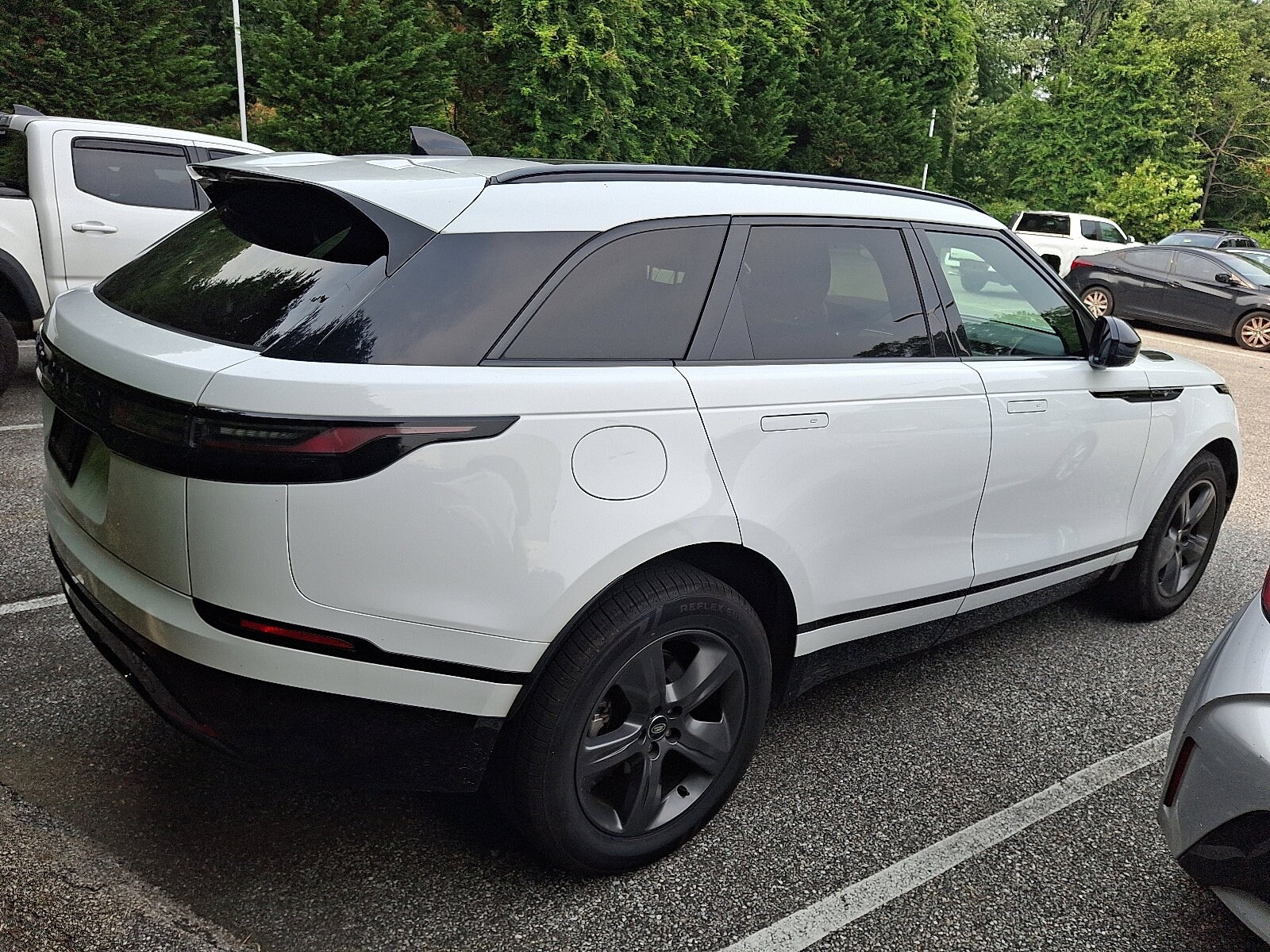 2025 Land Rover Range Rover Velar P250 Dynamic SE photo 4