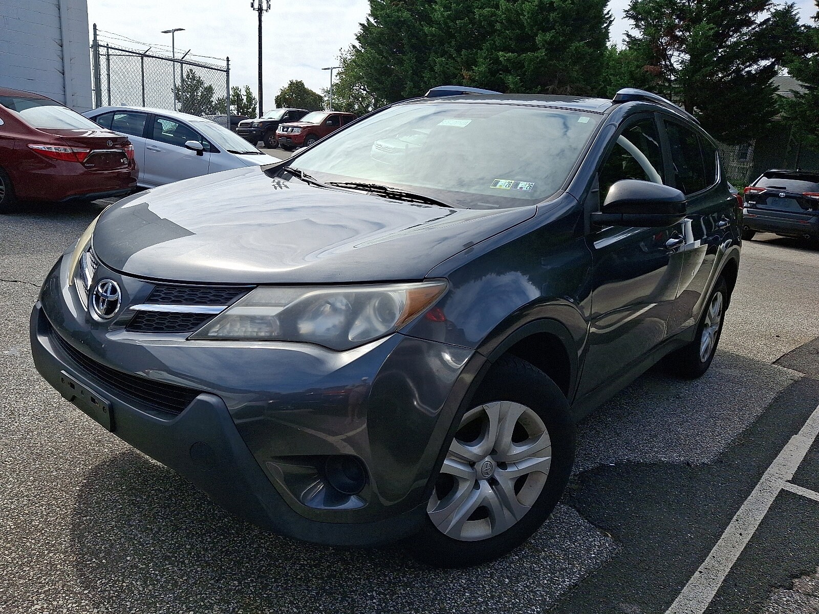 2014 Toyota RAV4 LE photo 2