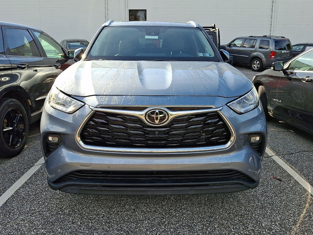 Used 2023 Toyota Highlander Limited SUV