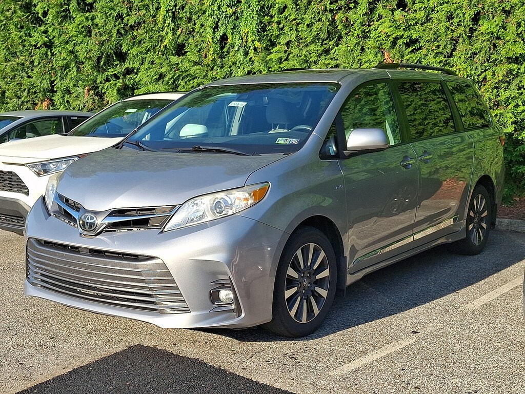 Used 2018 Toyota Sienna XLE 7 Passenger Van Passenger Van