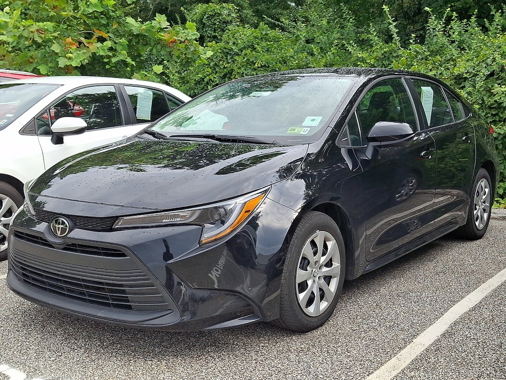 Used 2025 Toyota Corolla LE Sedan