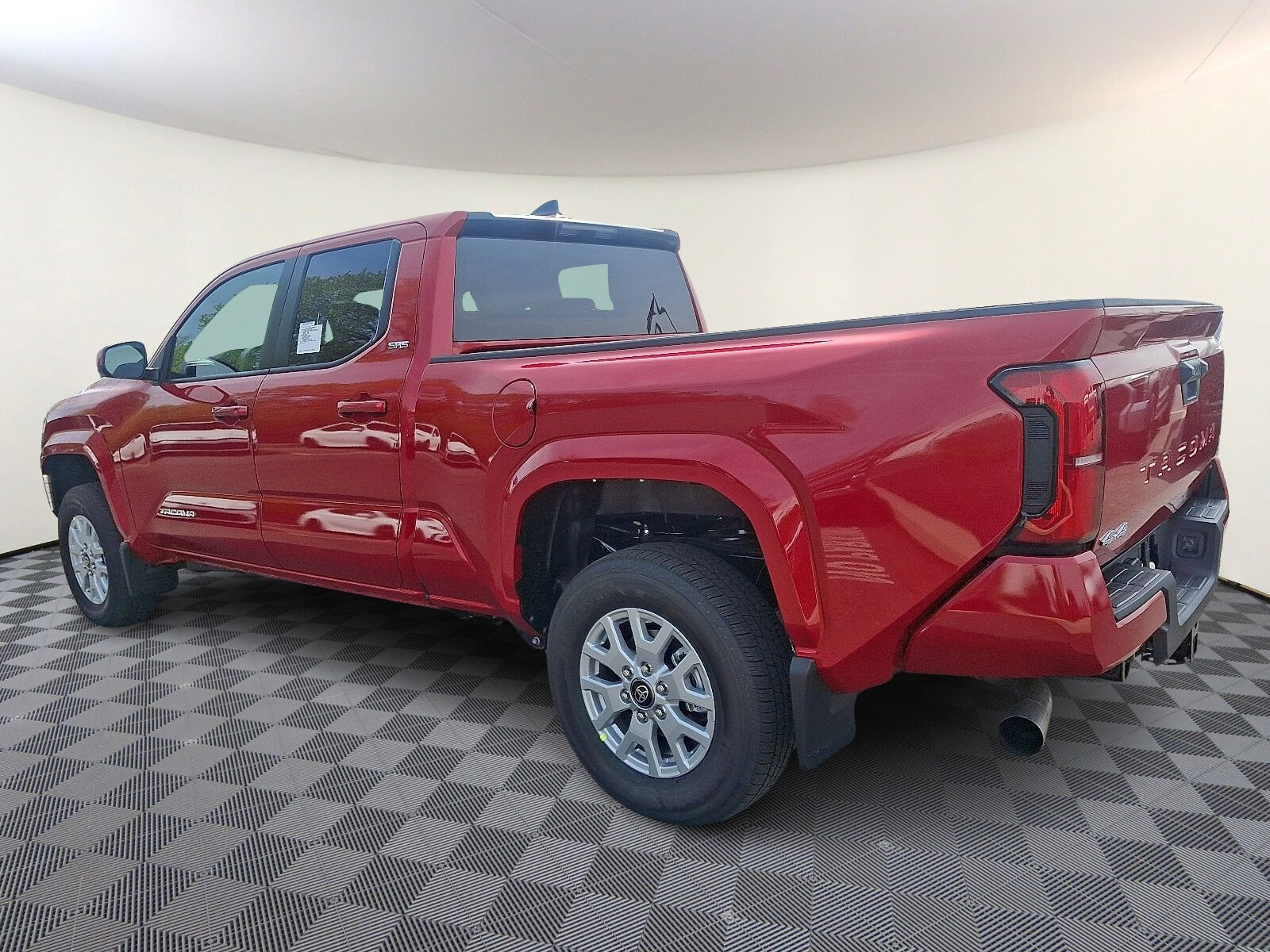 2025 Toyota Tacoma SR5 photo 4