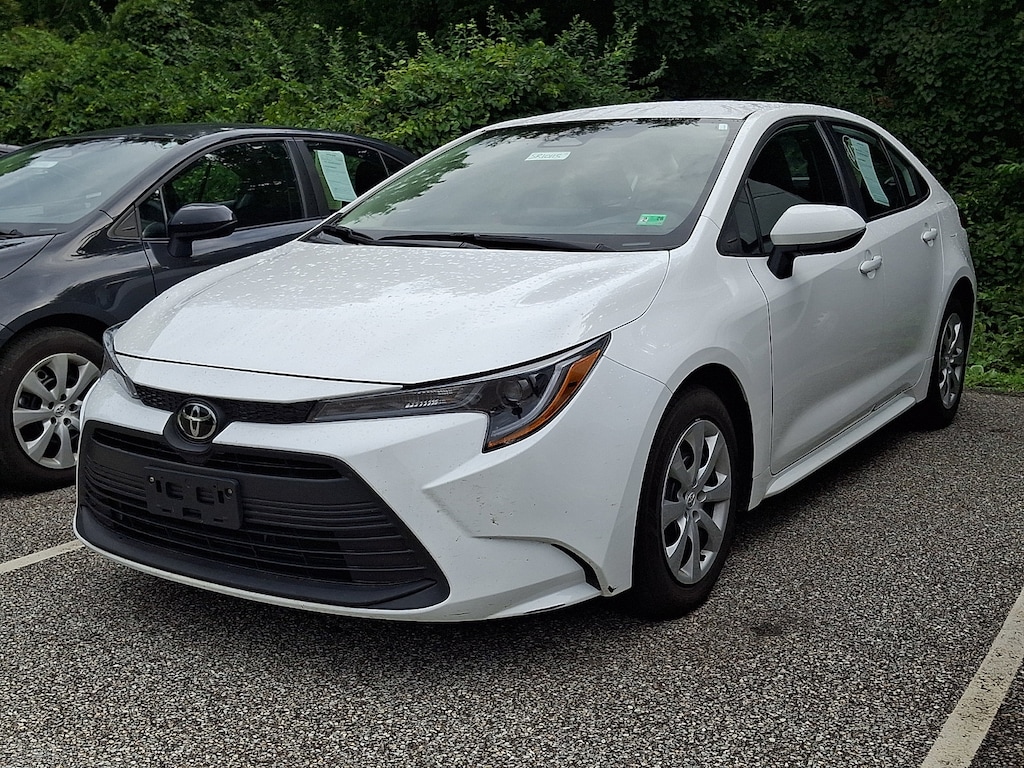 Used 2025 Toyota Corolla LE Sedan