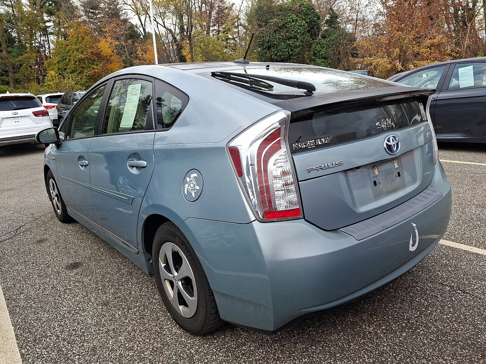 2013 Toyota Prius Three photo 2