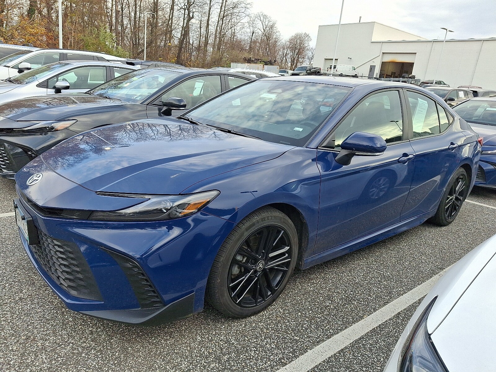 2025 Toyota Camry SE photo 2