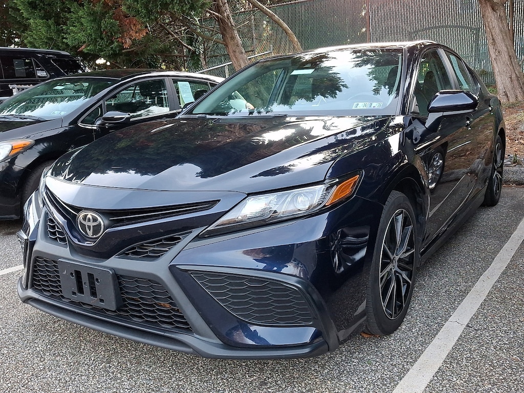 Used 2021 Toyota Camry SE Sedan
