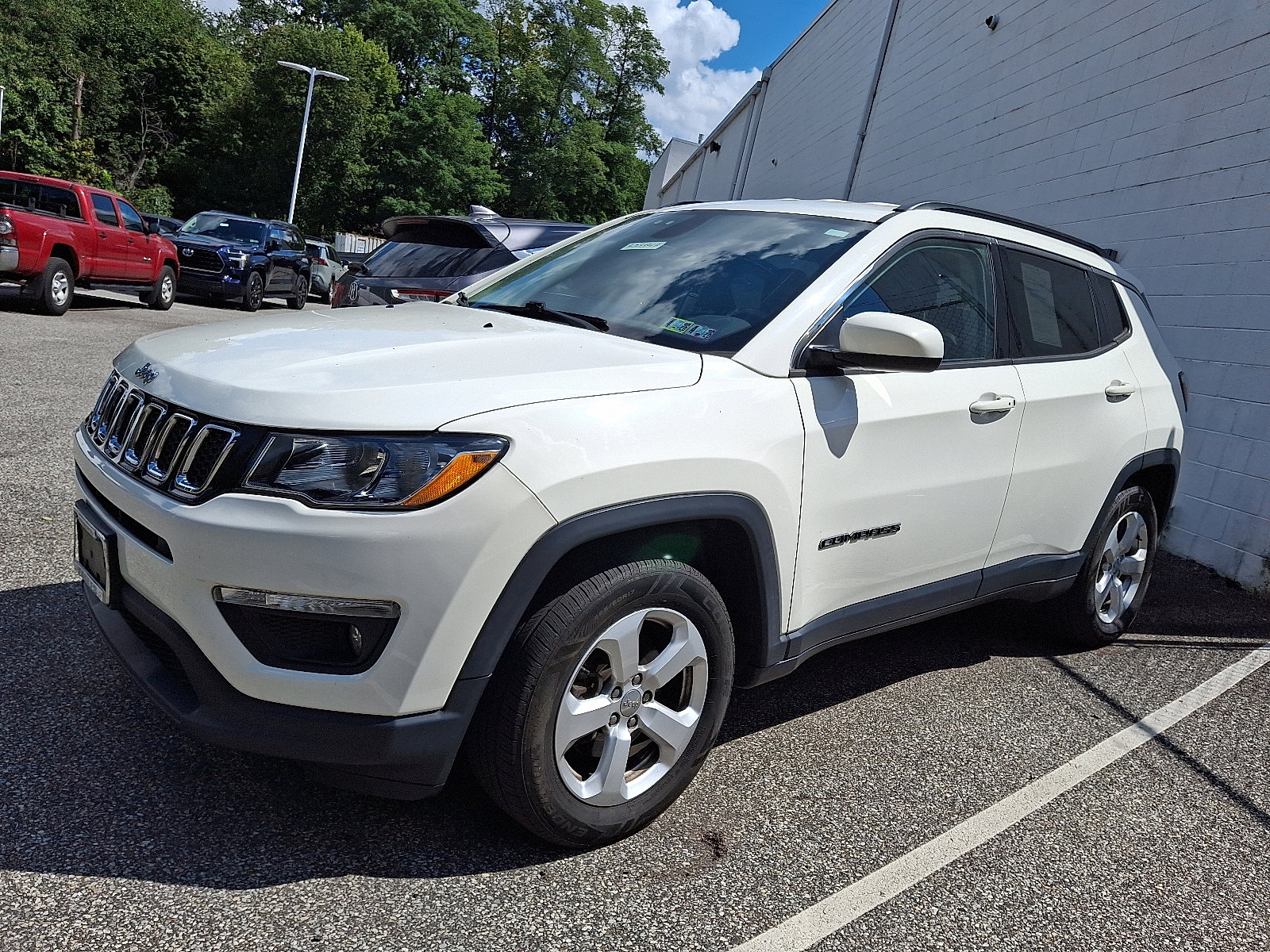 Used 2018 Jeep Compass Latitude with VIN 3C4NJDBB8JT314590 for sale in Springfield, PA
