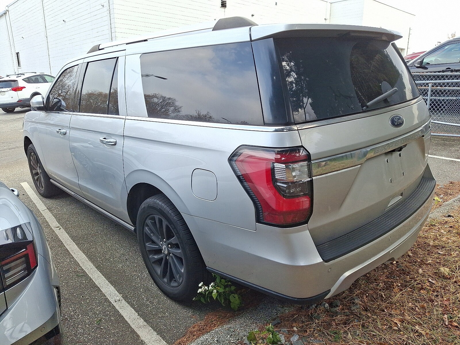 2019 Ford Expedition MAX Limited photo 3