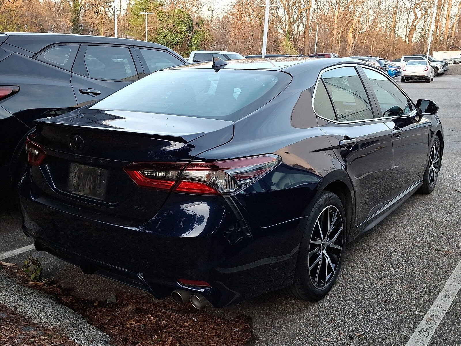 2021 Toyota Camry SE photo 4