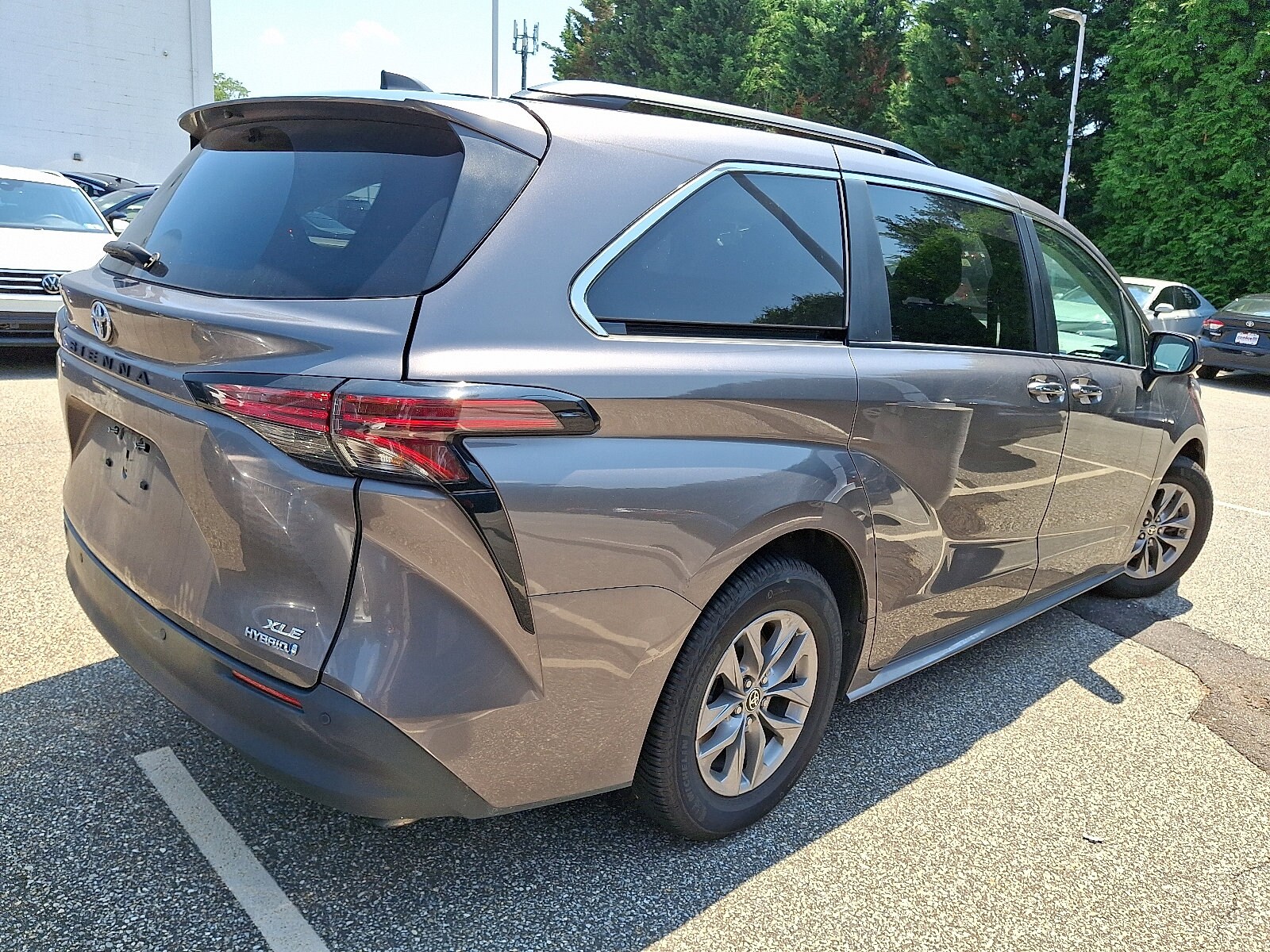 2022 Toyota Sienna XLE photo 4
