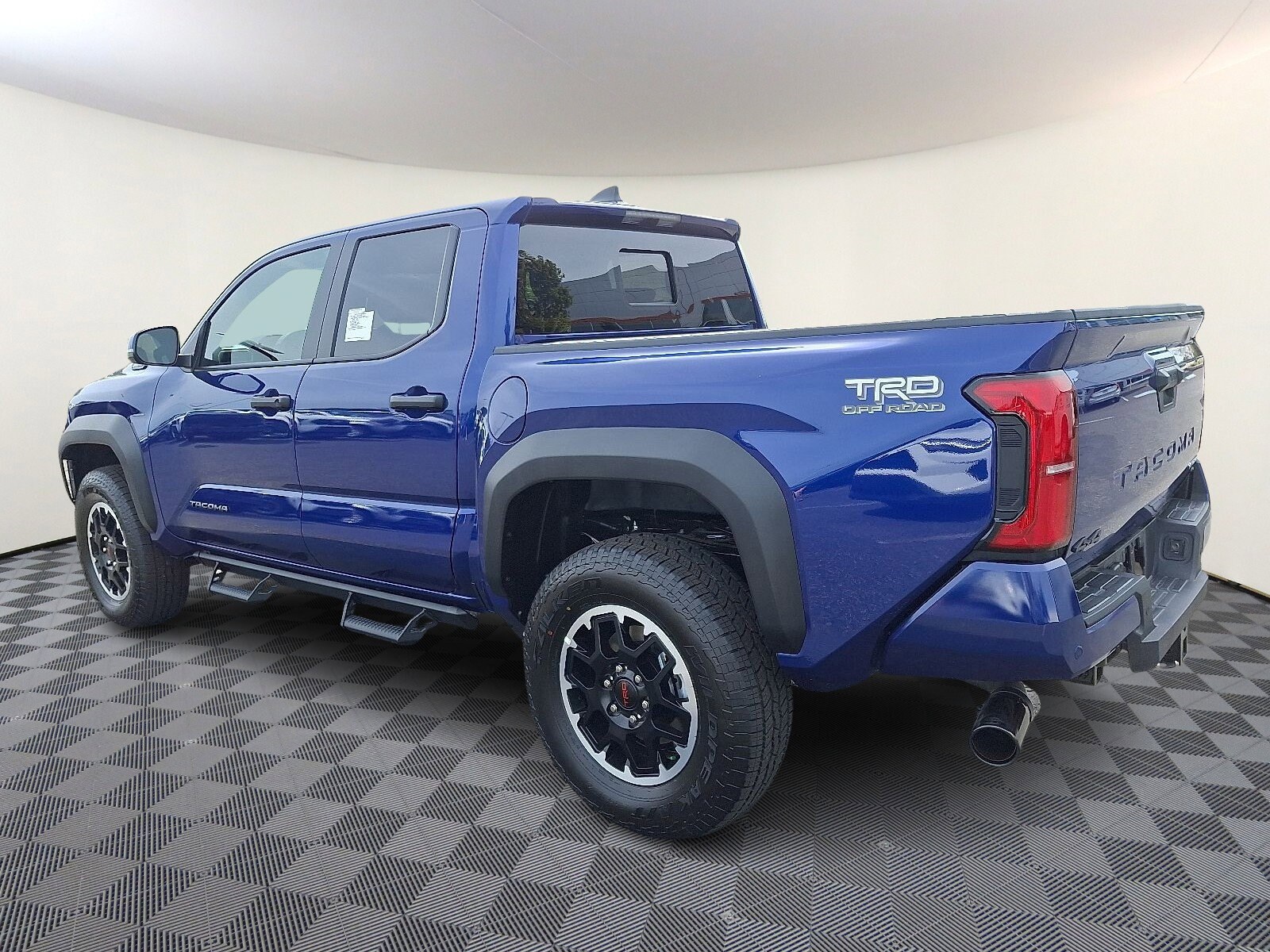 2025 Toyota Tacoma TRD Off-Road photo 4