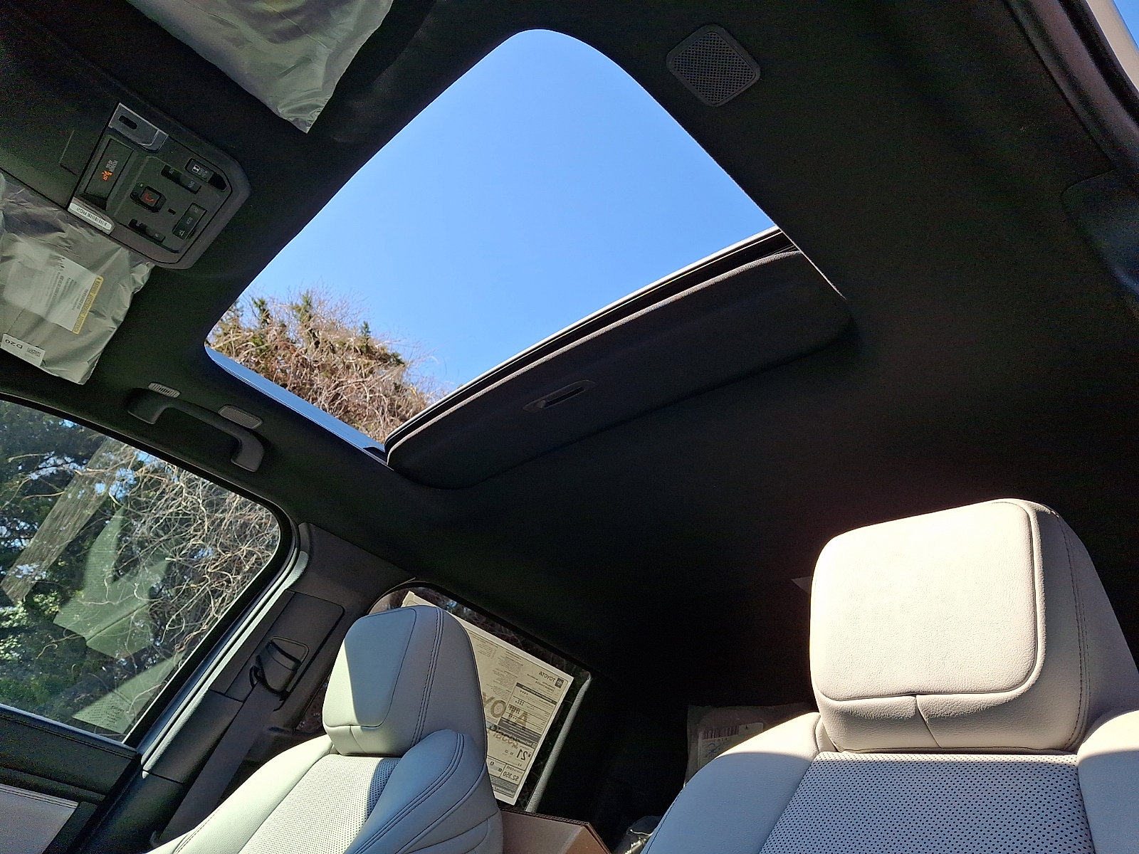 2026 Toyota Tacoma Limited - Photo 10