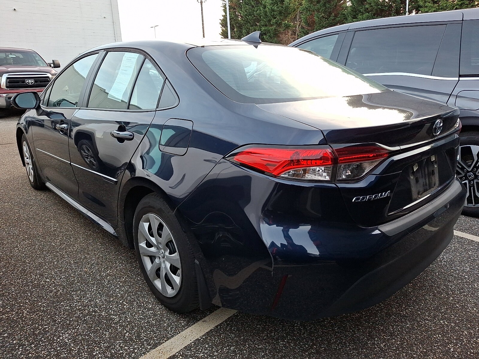 2023 Toyota Corolla LE photo 3