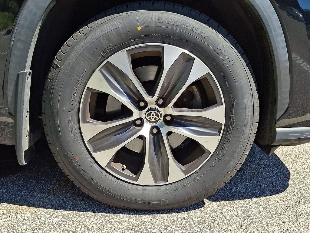 Used 2020 Toyota Highlander XLE SUV