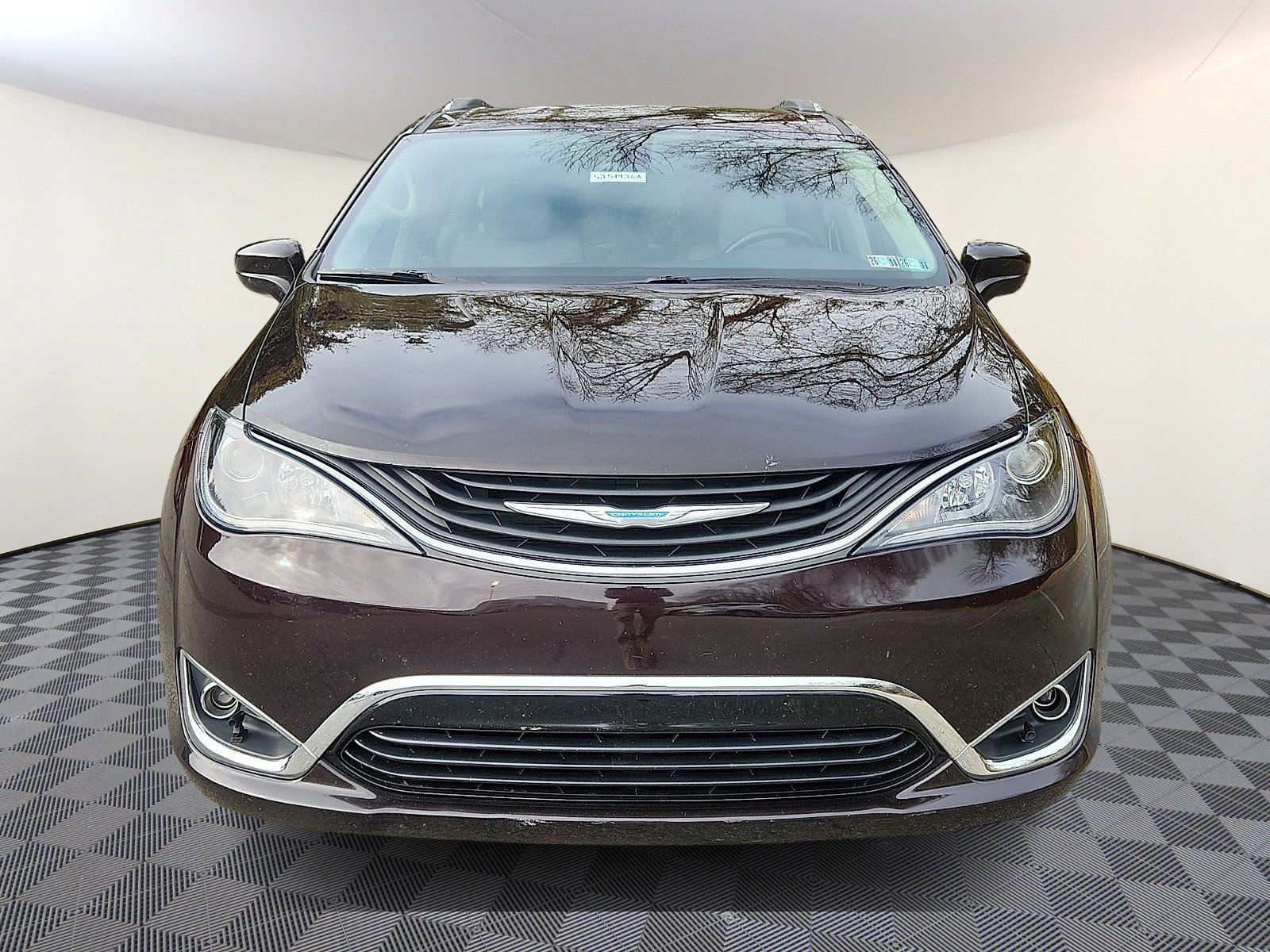 Used 2018 Chrysler Pacifica Hybrid Touring L with VIN 2C4RC1L73JR125059 for sale in Springfield, PA