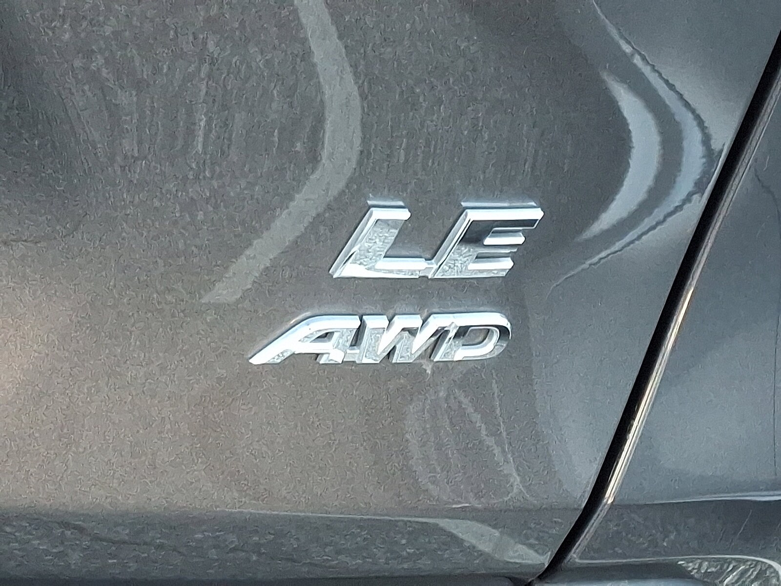 2023 Toyota RAV4 LE photo 3