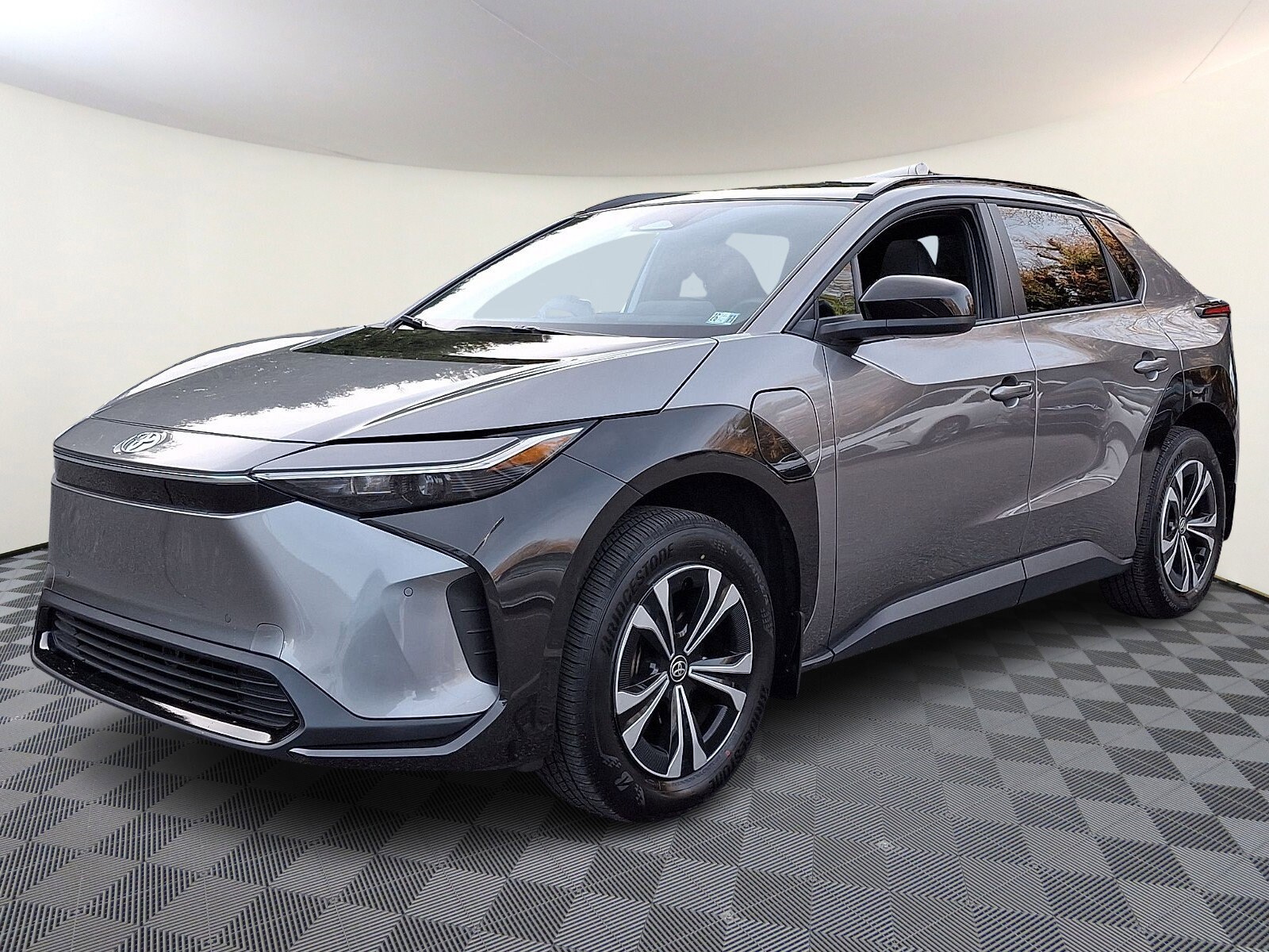 2024 Toyota bZ4X XLE photo 3