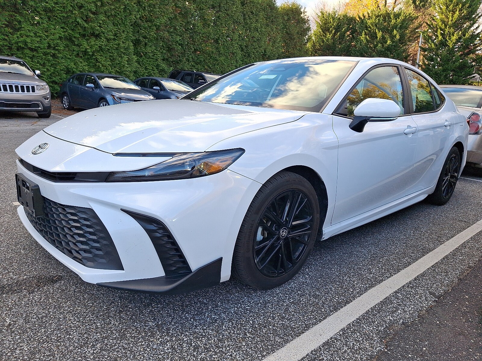 2025 Toyota Camry SE photo 2