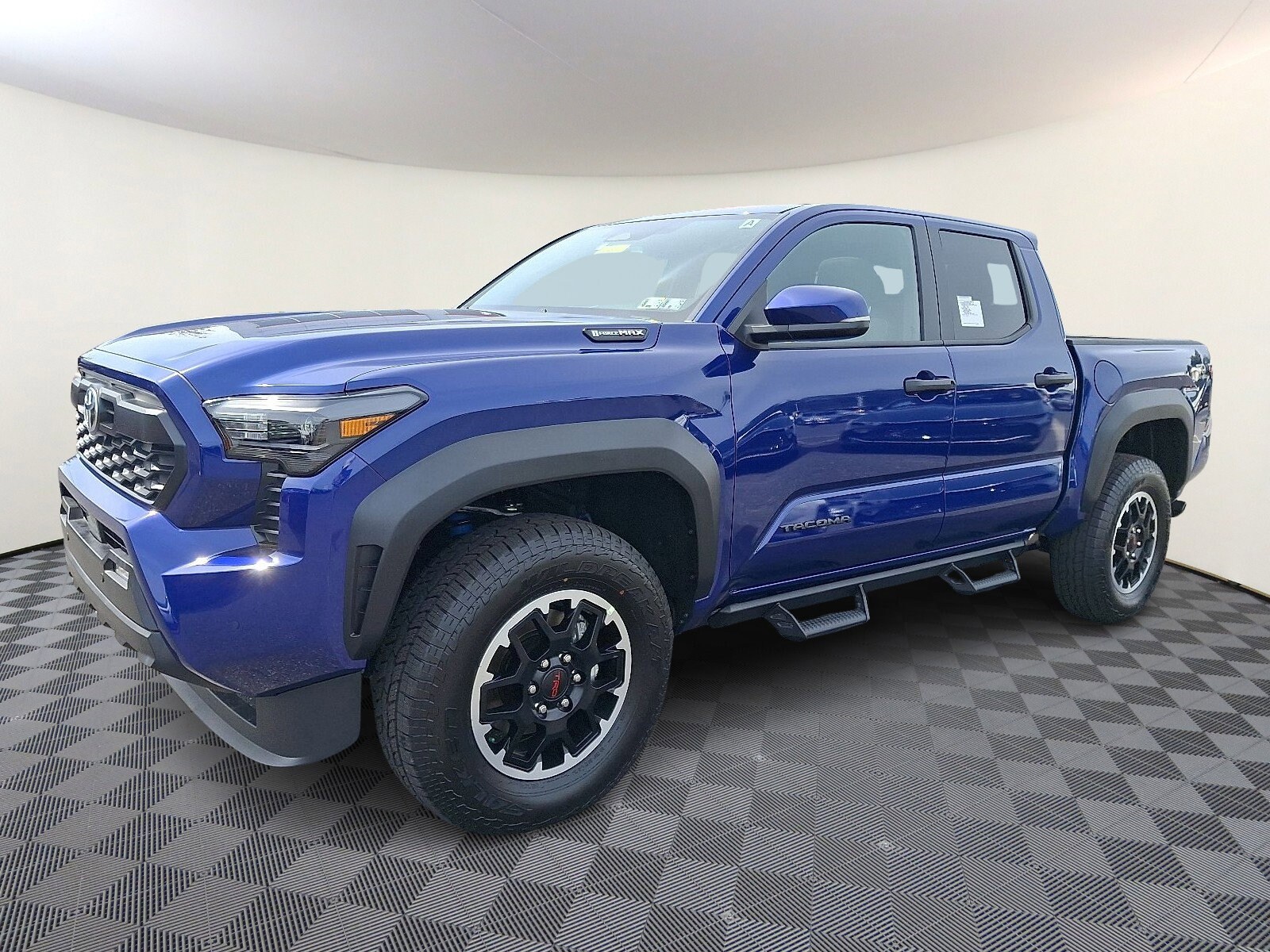 2025 Toyota Tacoma TRD Off-Road photo 3
