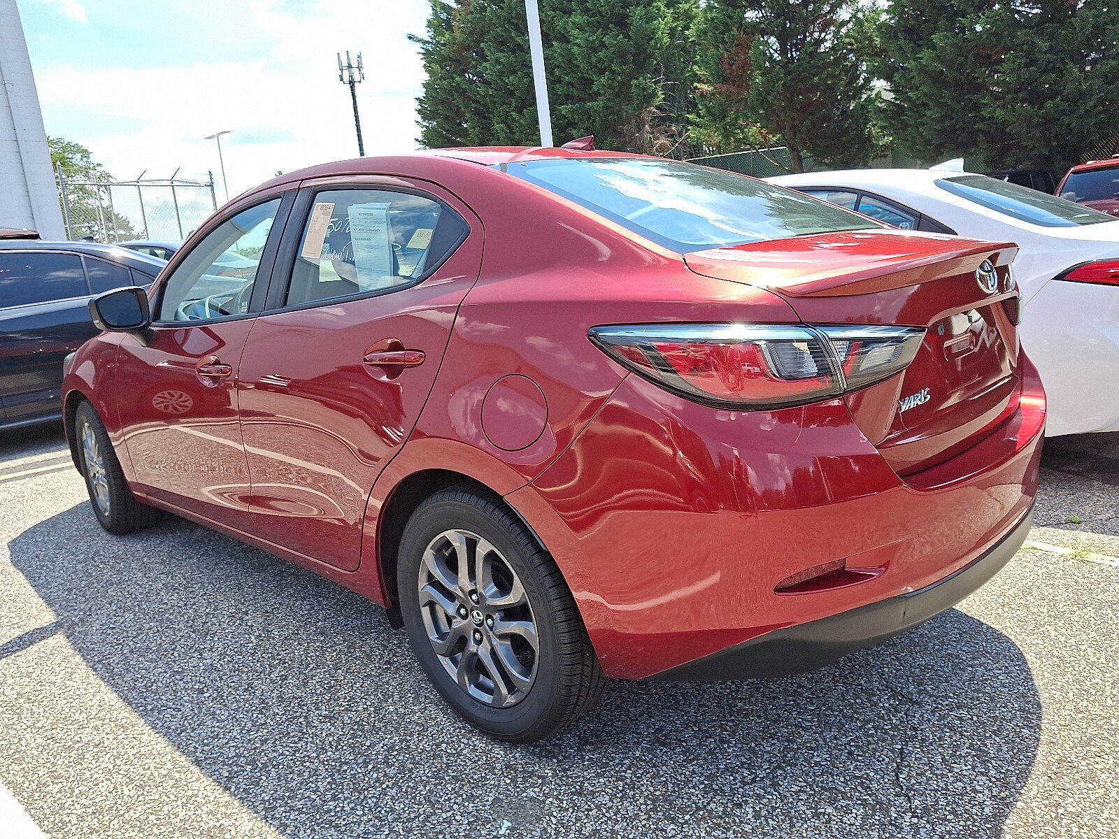 2019 Toyota Yaris L photo 3