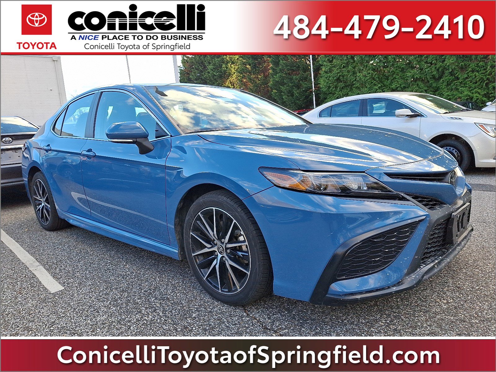 2024 Toyota Camry SE's photo