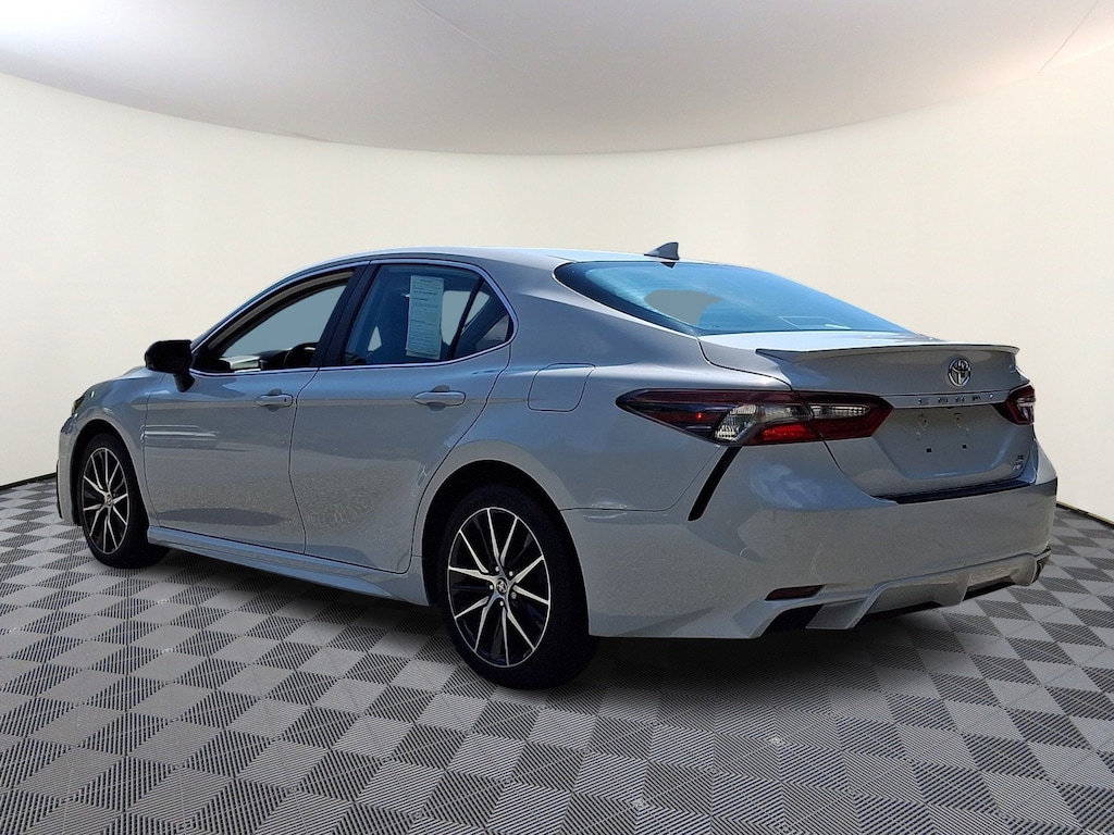 Used 2022 Toyota Camry SE Sedan