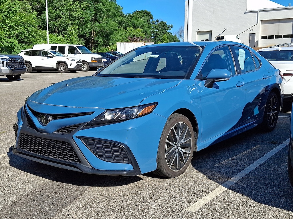 Used 2024 Toyota Camry SE Sedan