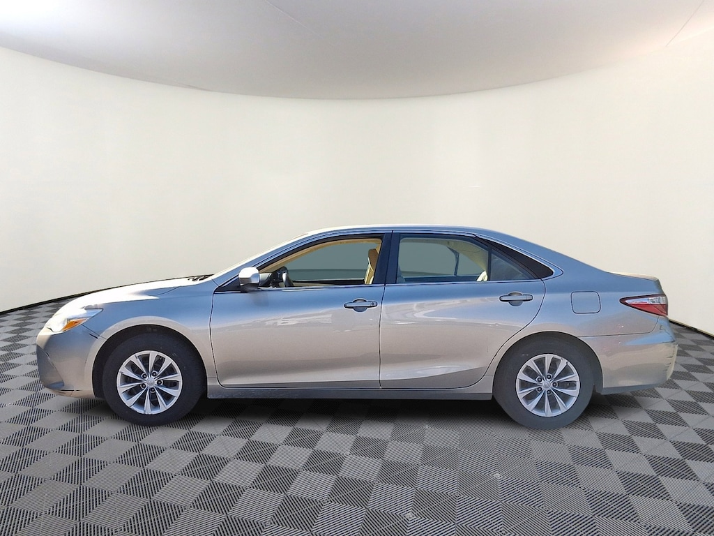 Used 2016 Toyota Camry LE Sedan