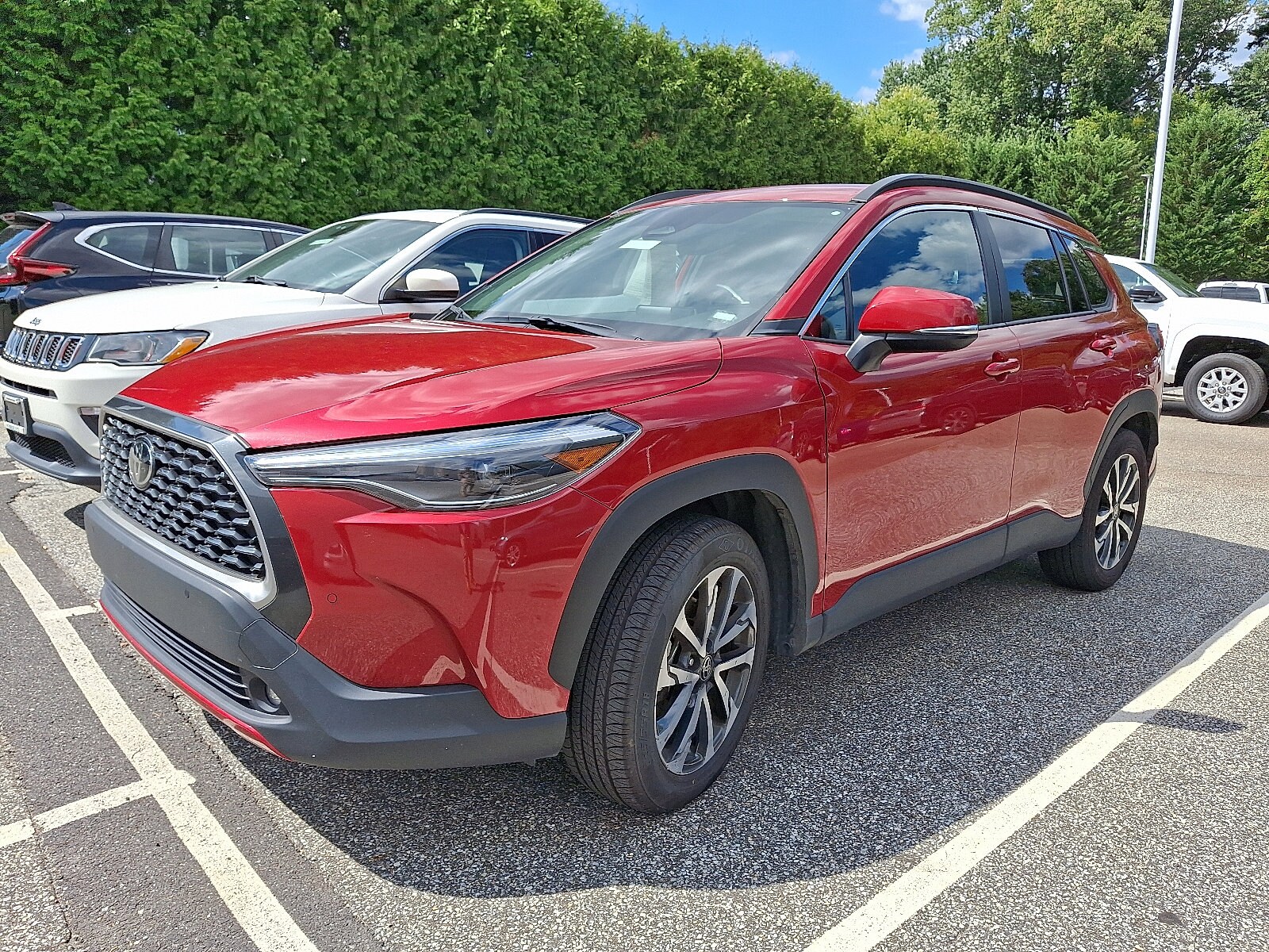 2024 Toyota Corolla Cross XLE photo 2