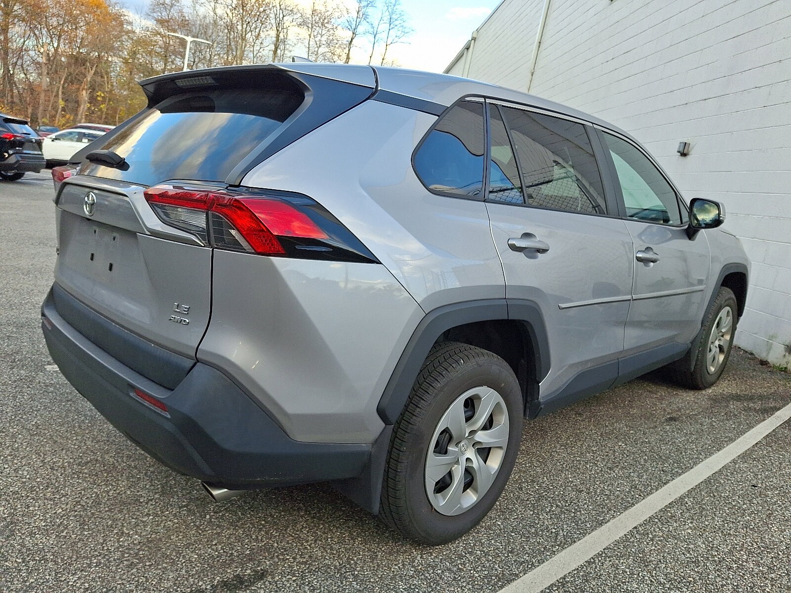 2023 Toyota RAV4 LE photo 2